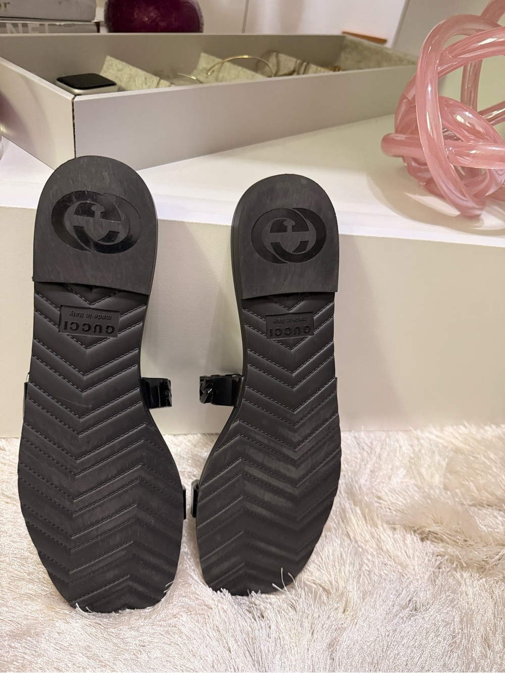 Authentic GUCCI Black Patent Chain-Link Slide Sandals - Picture 6 of 8